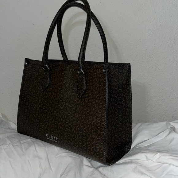 GUESS handbag - Picture 3 of 6